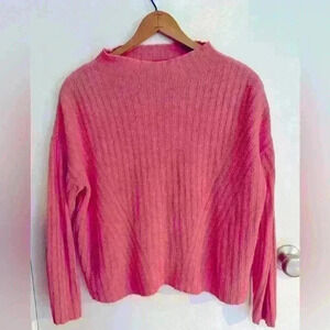 Women’s cozy pink knit pullover sweater by Old Navy size medium